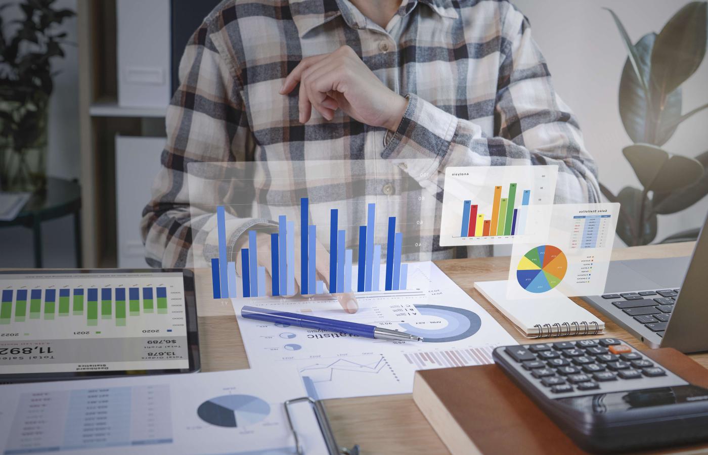 Image of people working in finance and accounting